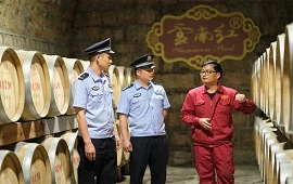 萬象“耕”新繪春“警”