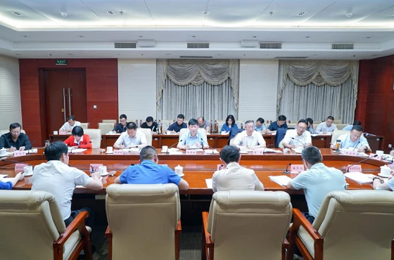 省委政法委理論學習中心組舉行集中學習 楊亞林主持并講話